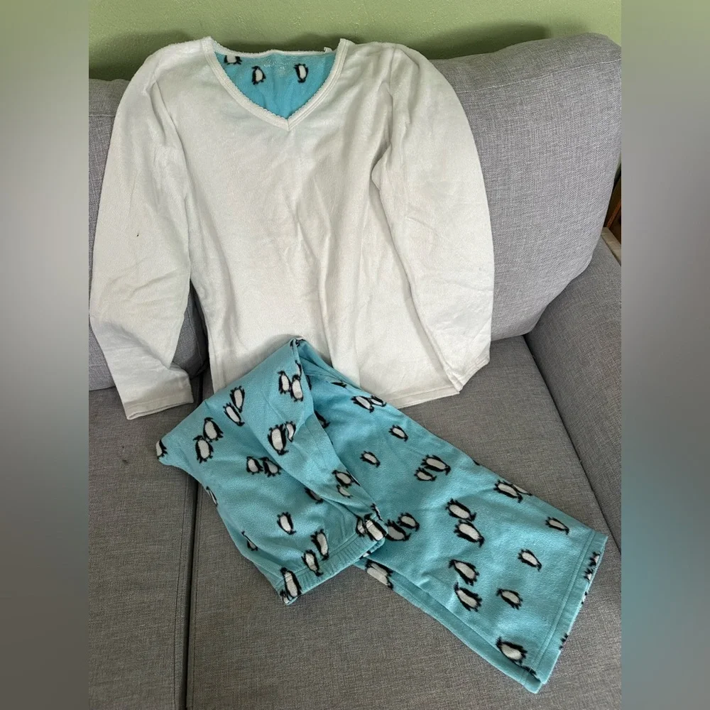 Croft & Barrow White and Blue Penguin Pajama Set - Picture 1 of 3
